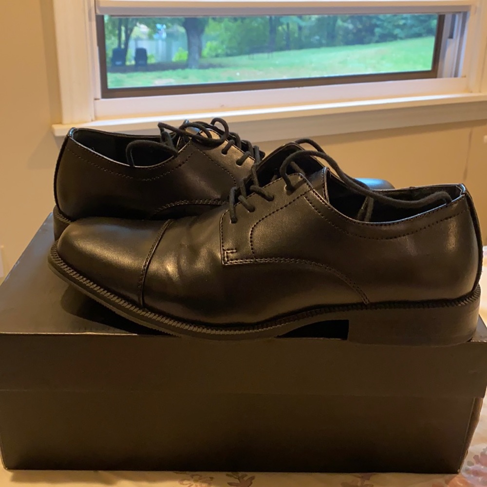 Men’s Alfani shoes- new without tags